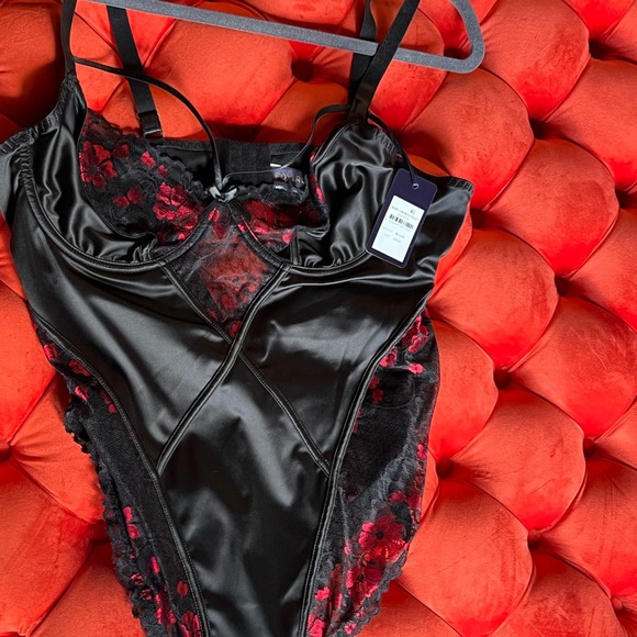 Hips and Curves Bodysuit/lingerie 36 D NWT - Picture 2 of 5